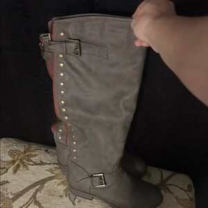 Very cute grey knee boots